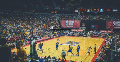 悟空体育-巴西排球队闪耀赛场，勇夺桂冠彰显王者风范